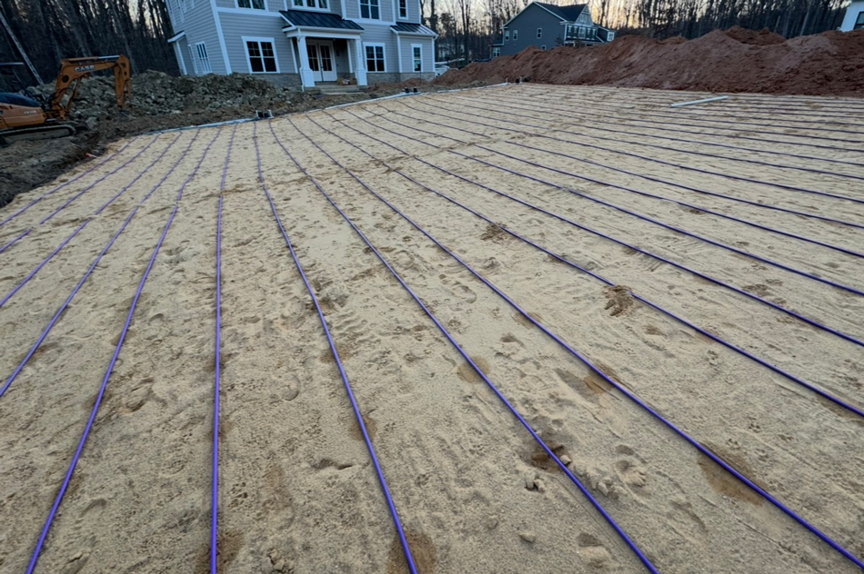 Lines-in-the-sand Pipes in the sand